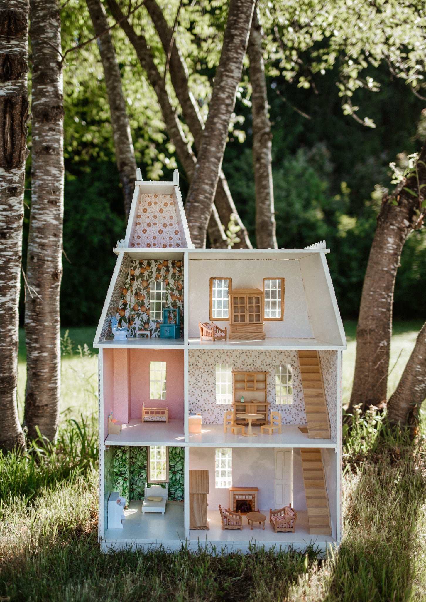 DIY: How to Wallpaper Your Dollhouse