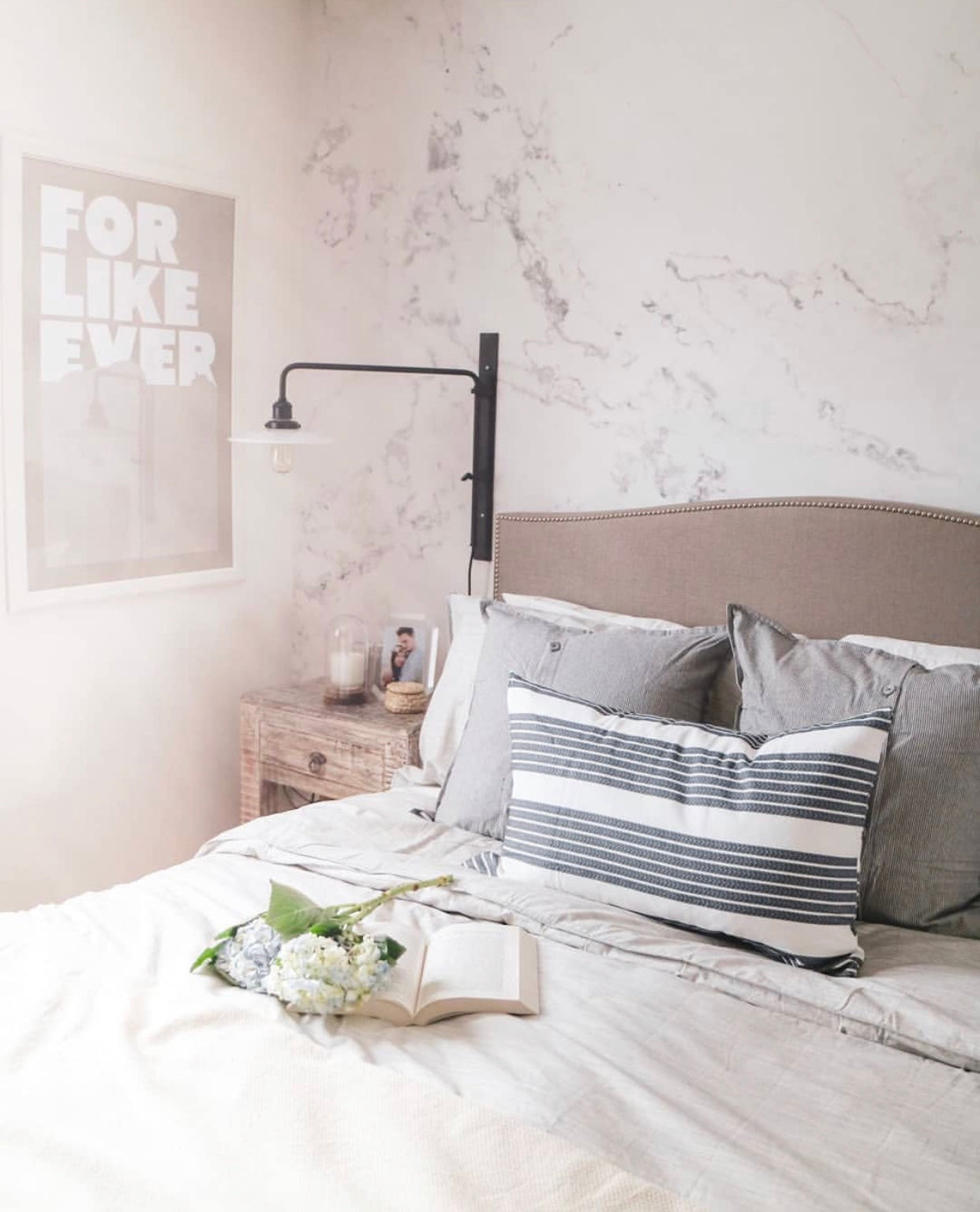 Modern Grey & White Marble Wallpaper